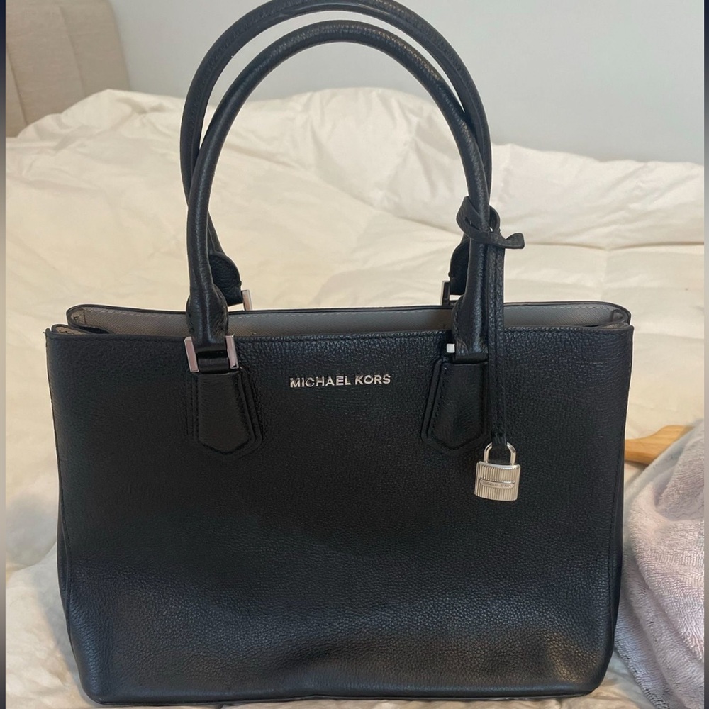 Michael Kors Satchel handbag NB-1802 black